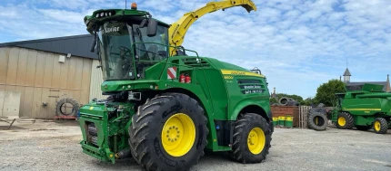 John Deere 8600