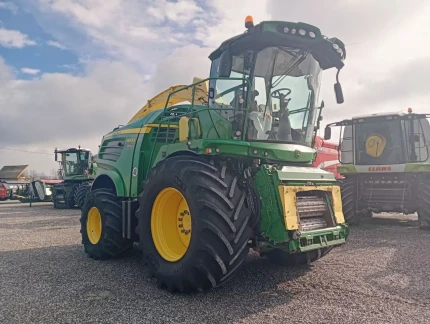 John Deere 8800