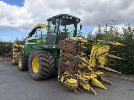 John Deere 7500