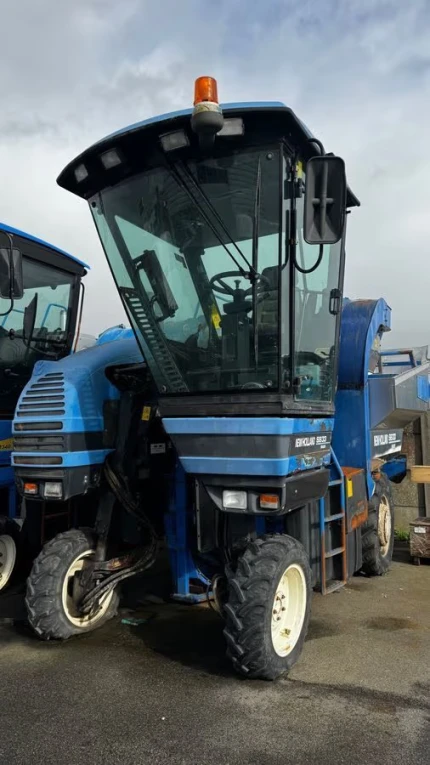 New Holland SB33
