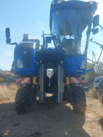 New Holland 7030L