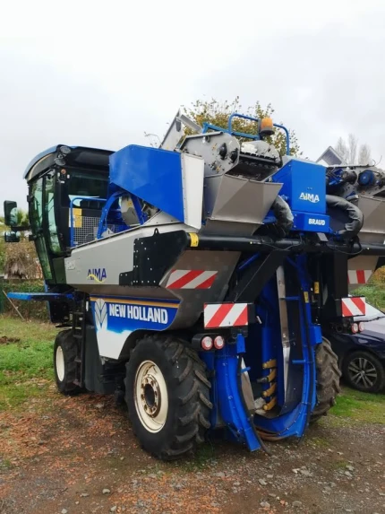 New Holland 7030M