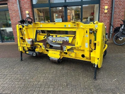 John Deere 639