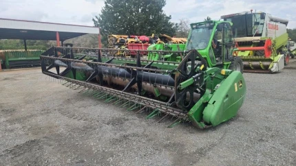 John Deere 618R
