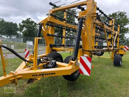 Claydon TYP 23 15M STROHSTRIEGEL