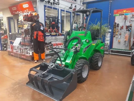 Mini chargeuse - 2 149 H - 2025
