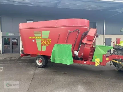 Strautmann VERTI-MIX 2401 DOUBLE MIT STROHGEBLäSE VORNE