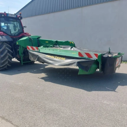 John Deere 331