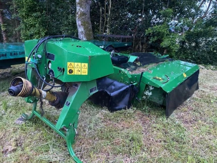 John Deere 328A