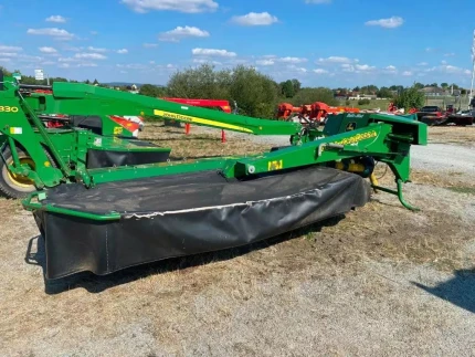 John Deere 328A