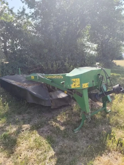 John Deere 328A