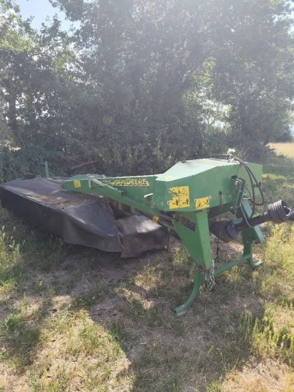 John Deere 328A