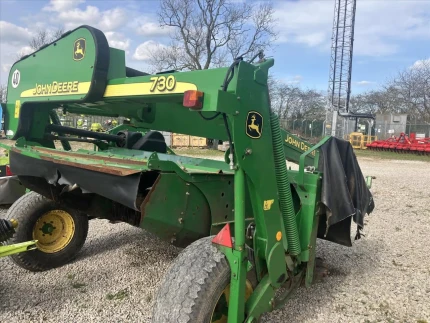 John Deere 750