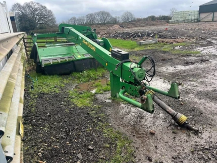 John Deere USED 730