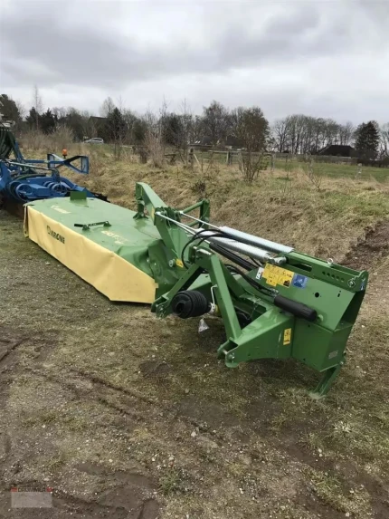 Inconnu KRONE EASYCUT R 360 MIT ABSTELLSTüTZEN