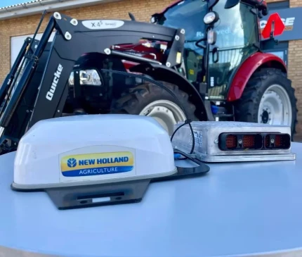 Inconnu CNH 392 RTK GPS SæT MED NAV CONTROLLER OG GPS ANTENNE