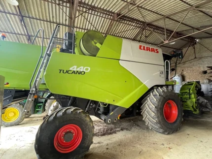 Claas TUCANO 440 APS