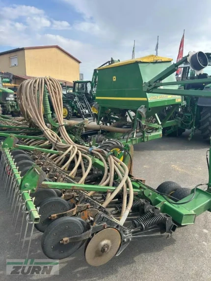 John Deere 740A