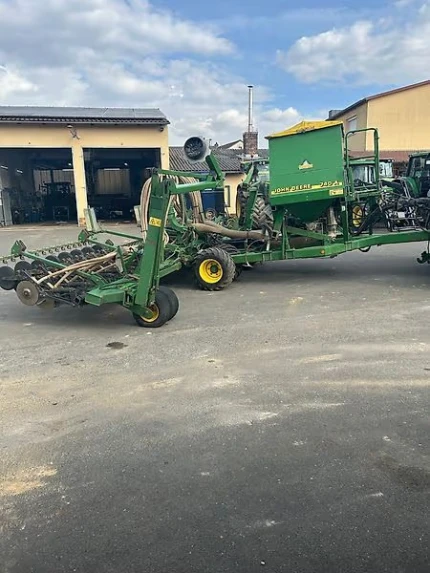 John Deere 740A