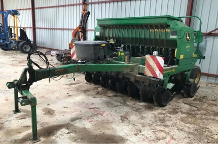 John Deere 1590