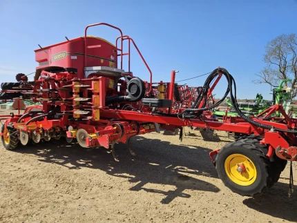 Väderstad RAPID A400S SEED DRILL, SYSTEM DISC, YEAR 2012, INTERACTIVE DEPTH CONTROL, 2590HA FROM NEW