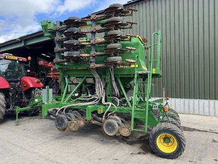 John Deere 750A 6M DISC DRILL
