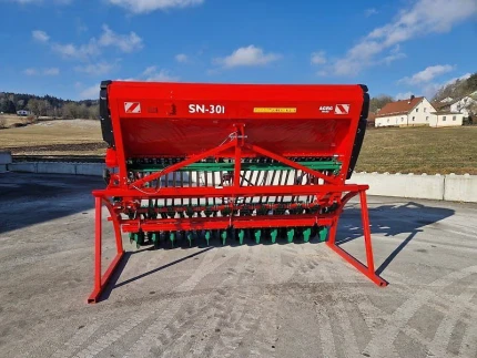 Agromasz SN 301 AUFGEBAUTE SäMASCHINE ELEKTRISCHE FAHRGASSENSCHALTUNG