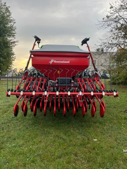 Kverneland DL4 M-32 CX