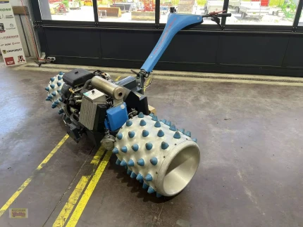 Brielmaier 27 PS GRUNDMASCHINE MIT STACHELWALZEN