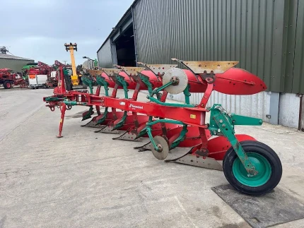 Kverneland LD 85 5 FURROW PLOUGH
