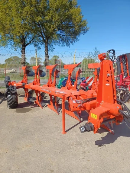 Kuhn VM153 (5E)