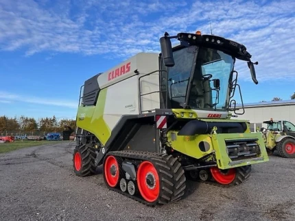 Claas TRION 730TT