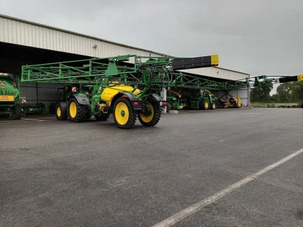 John Deere M944