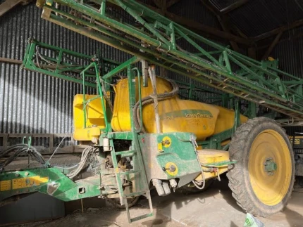 John Deere 724