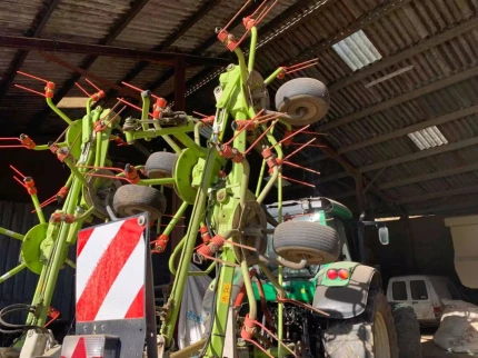 Claas VOLTO 900 T