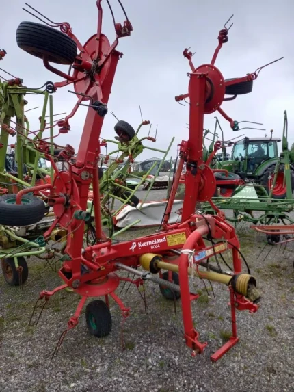 Kverneland TAARUP 8064