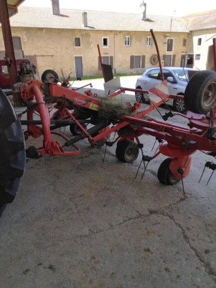 Kuhn 7702