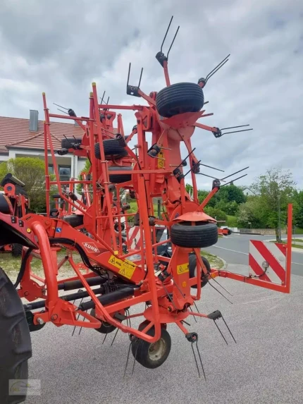 Kuhn GF 8702