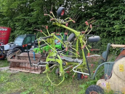 Claas VOLTO800
