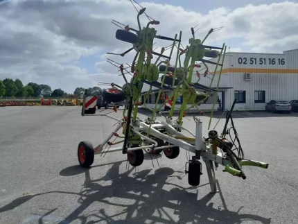 Claas VOLTO 900T
