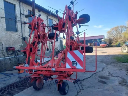 Kuhn GF 8702