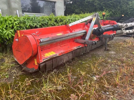 Kuhn RM 320