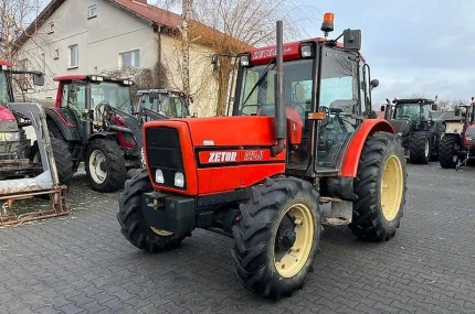 Tracteur agricole - 80CH - 5 445 H - 1997