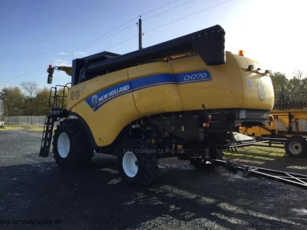 New Holland CH 7.70 d'occasion — photo 1
