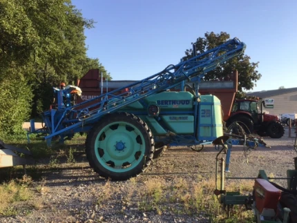 Pulvérisateur traîné - 21M - 2500L - 2009
