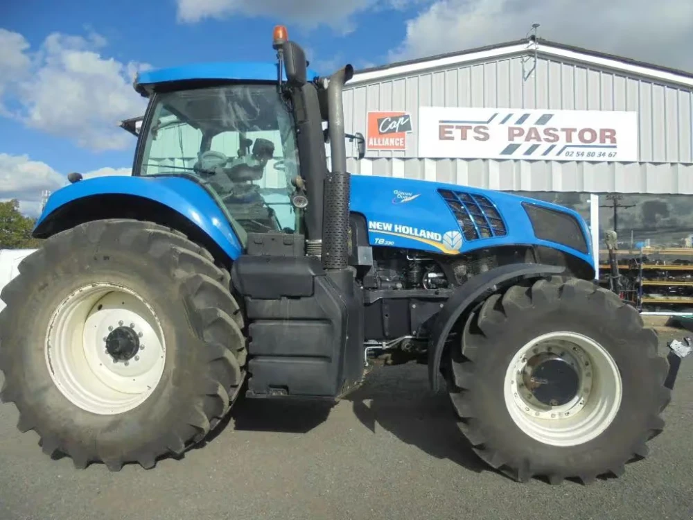 New Holland T8.330 d'occasion — photo 1