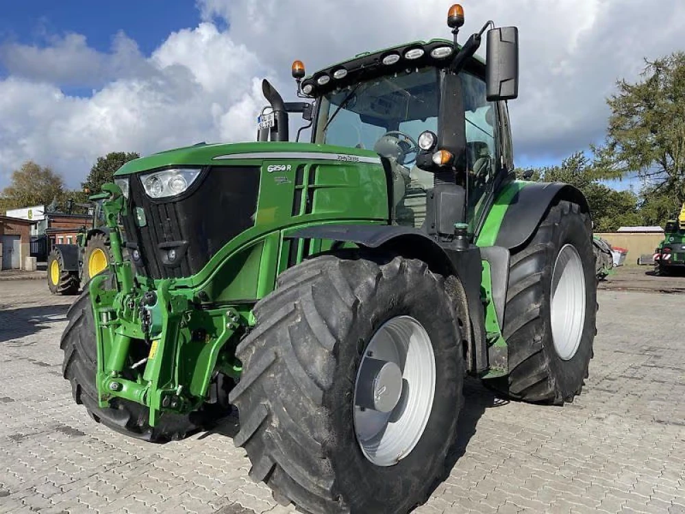 John Deere 6250R d'occasion — photo 1