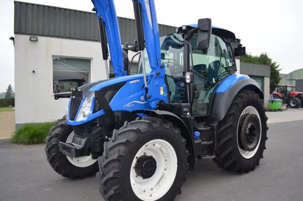 New Holland T5.120 DYNAMIC COMMAND d'occasion — photo 1