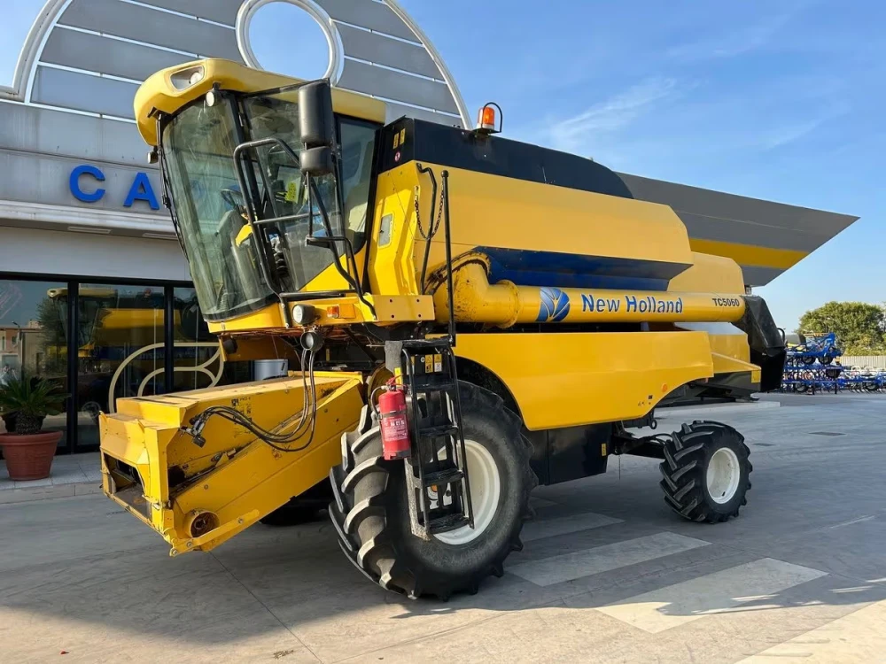 New Holland TC 5060 d'occasion — photo 1