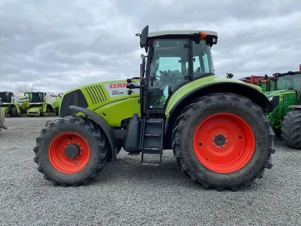 Tracteur agricole - 215 CH - 6900H - 2011